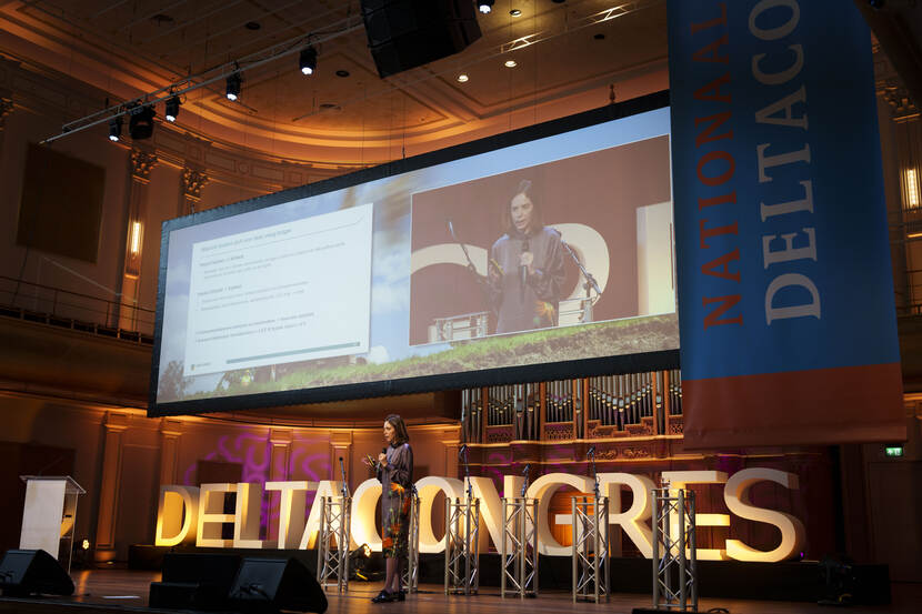 Sandra Phlippen aan het woord tijdens het Deltacongres 2022