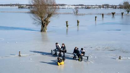 Winter in 2021: schaatsen op de uiterwaarden van de rivier de IJssel ten zuiden van Zwolle.